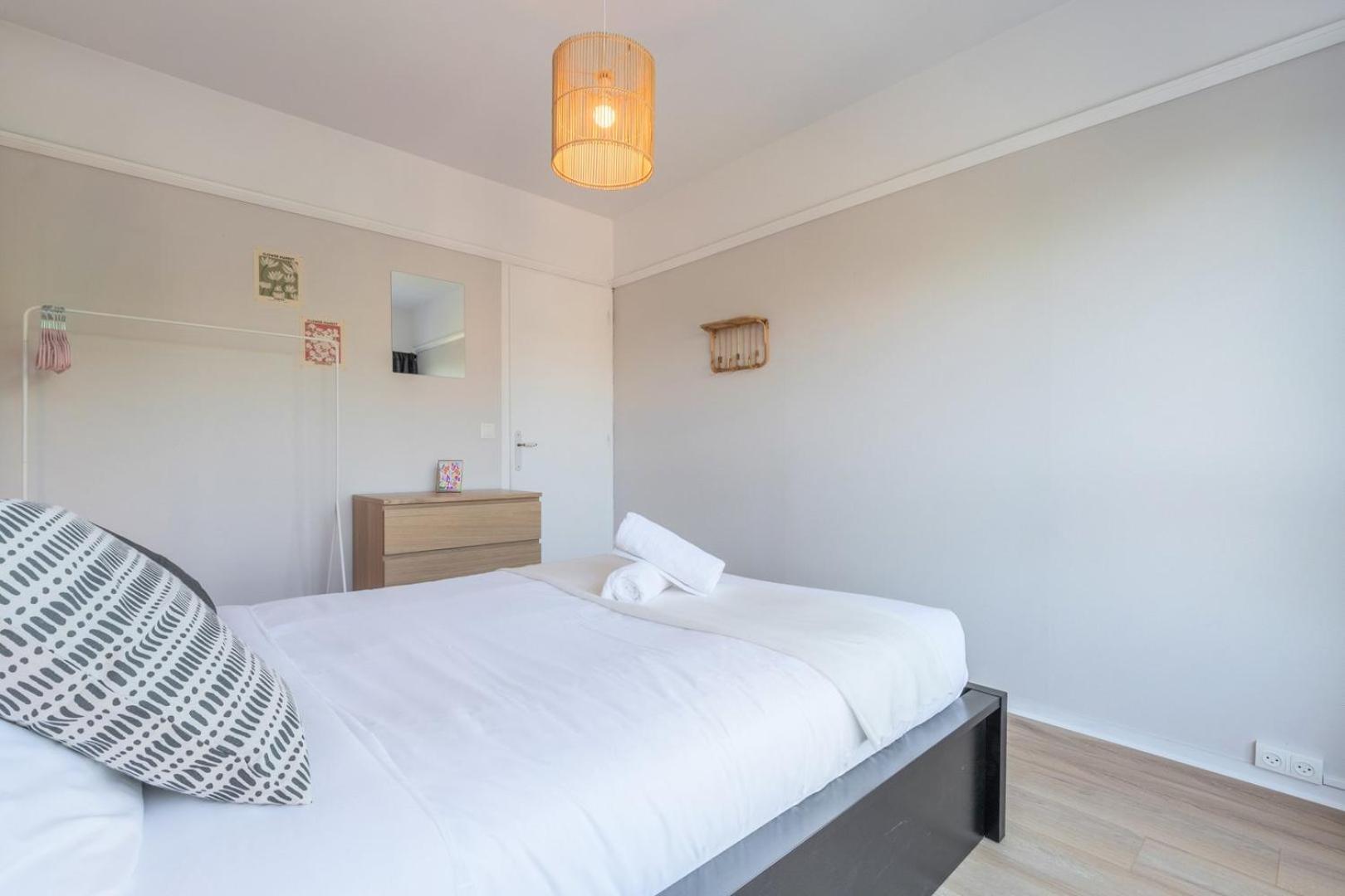 Spacious 3 Bedroom Apartment & Private Parking! Lambersart المظهر الخارجي الصورة